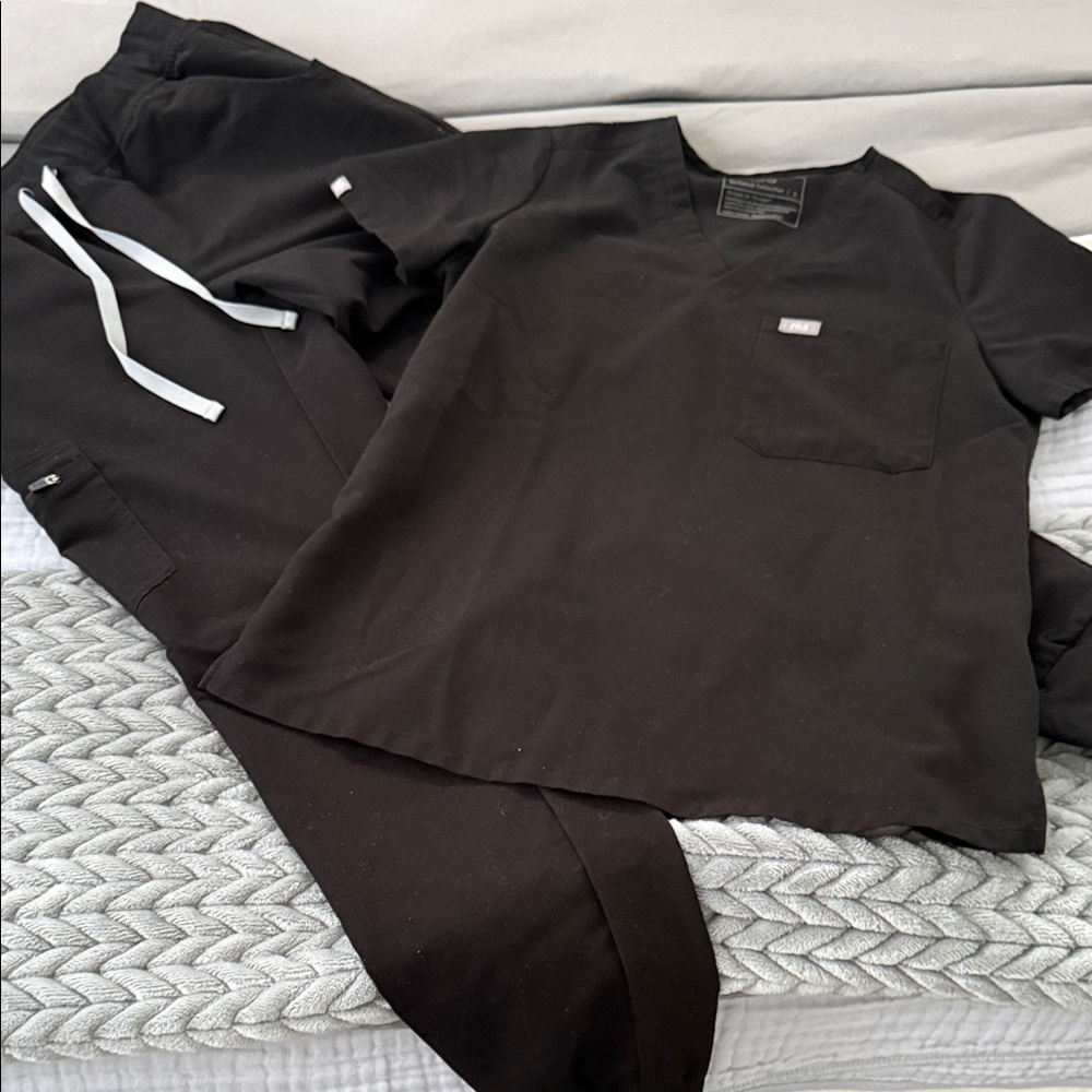 Women’s Figs Scrub Set